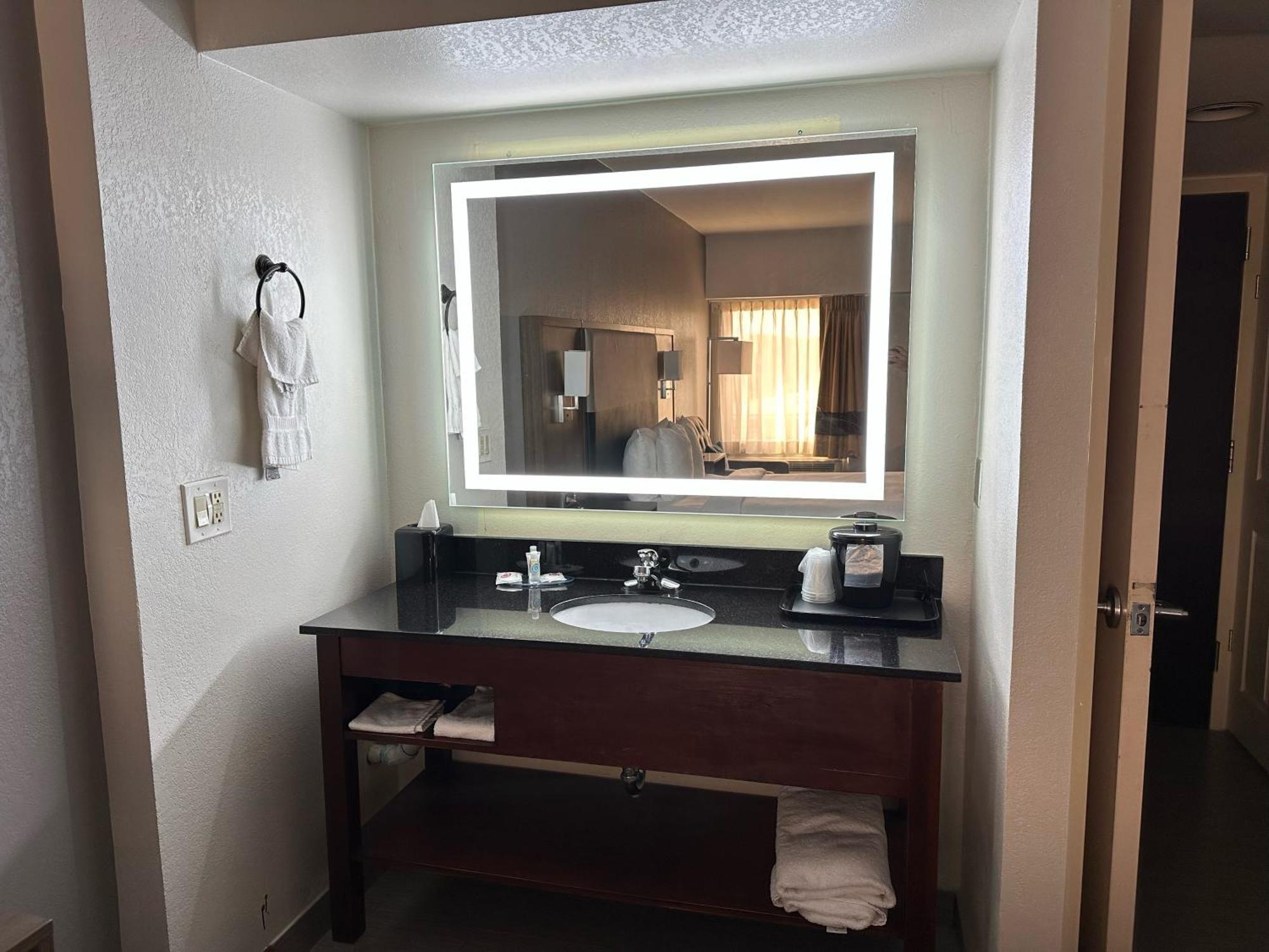 Comfort Inn 3*